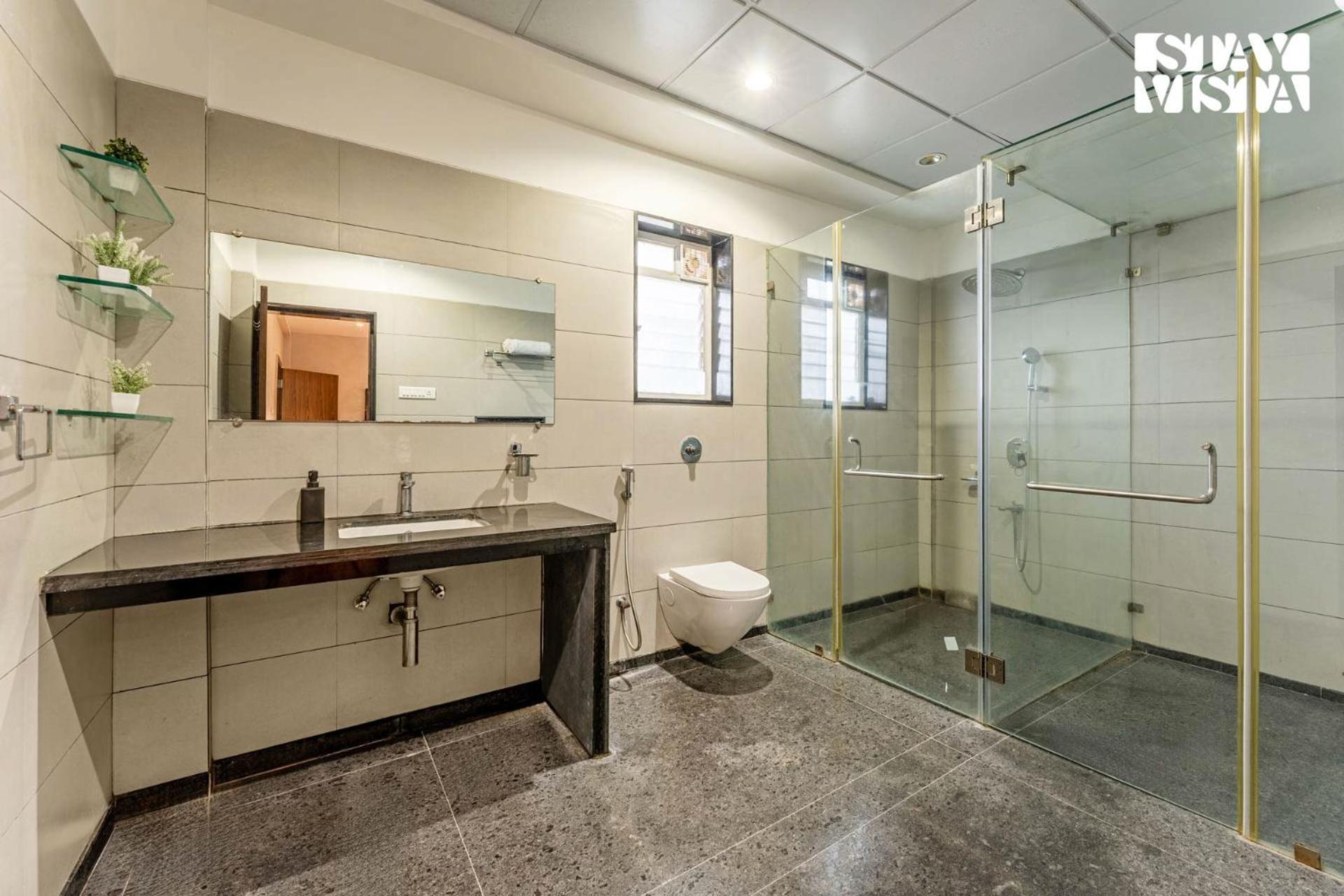 Stayvista At Countryside Meadows With Pool, Ac Pune Bagian luar foto