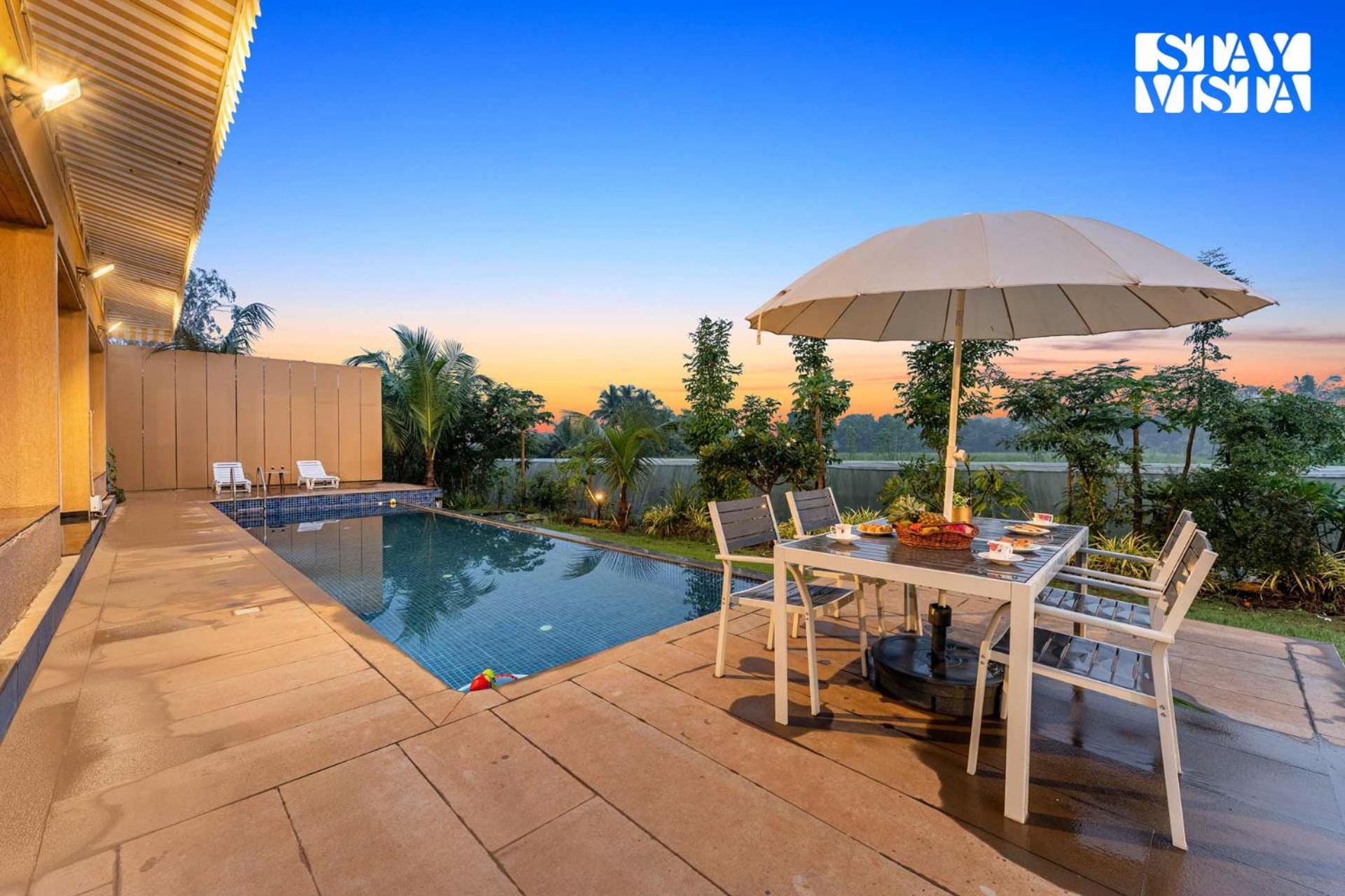 Stayvista At Countryside Meadows With Pool, Ac Pune Bagian luar foto