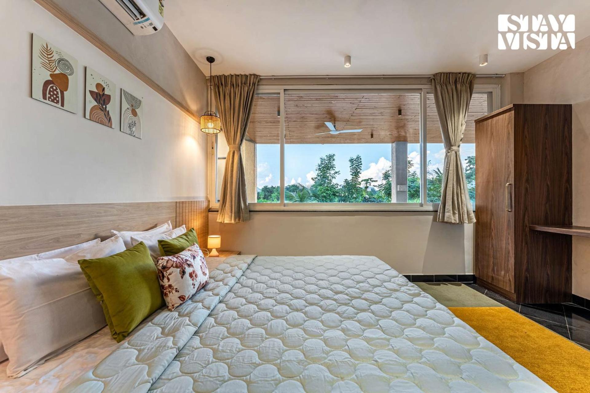 Stayvista At Countryside Meadows With Pool, Ac Pune Bagian luar foto