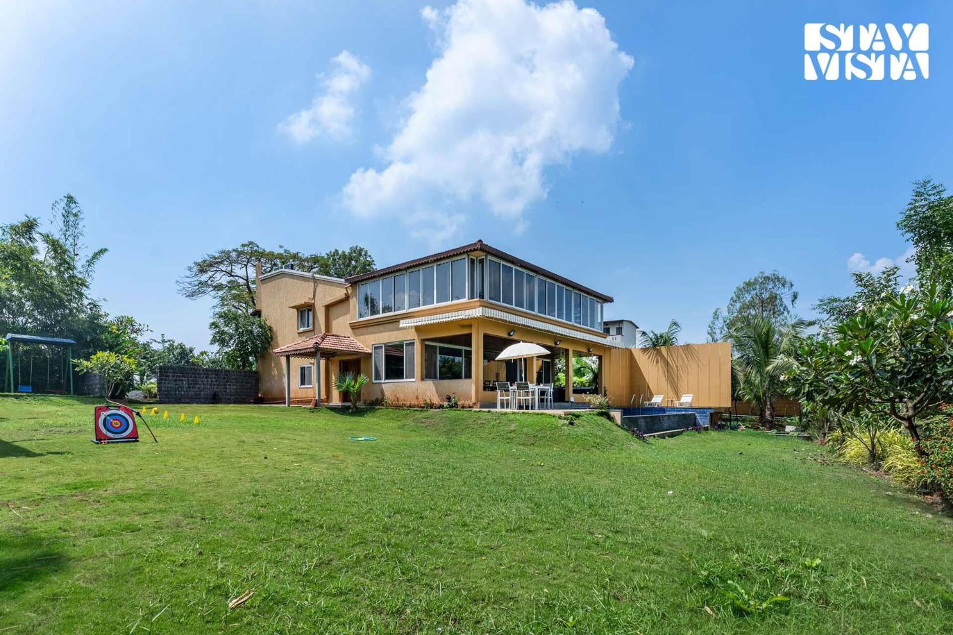 Stayvista At Countryside Meadows With Pool, Ac Pune Bagian luar foto