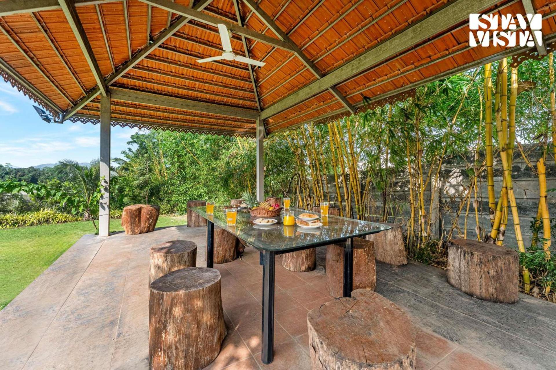 Stayvista At Countryside Meadows With Pool, Ac Pune Bagian luar foto